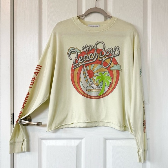 Daydreamer Beach Boys Graphic Long Sleeve Crop Top - Picture 3 of 8